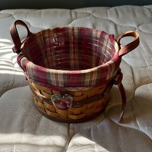 Longaberger Hand Made Woven Apple Basket - 2005 - plastic liner